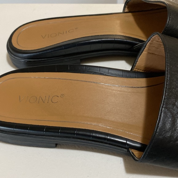 Vionic black leather sandals, size 10 - Picture 5 of 5